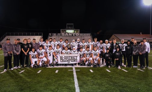 Gordon, Strawn roll to first-round playoff wins