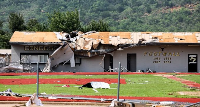 Gordon Wins Regional Semifinal Less Than a Day Before Tornado Devastates School and Town