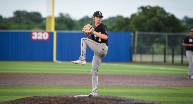 LOCKED IN: Longhorns hammer Hamlin to take series lead