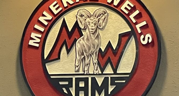 Public weighs in on old high school as Mineral Wells ISD Board handles wide-ranging agenda