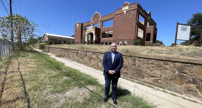 Mineral Wells ISD approves $1,000 sale of burned-out Fannin School property